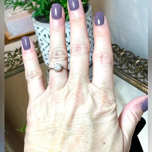 Sterling Silver Solitaire Ring w Clear Faceted Stone. Size 6 - Picture 11 of 11